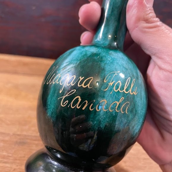 Canuck Pottery Niagara Falls Canada Vase Green Black Bulb Shaped Ruffled Vase - Picture 6 of 7